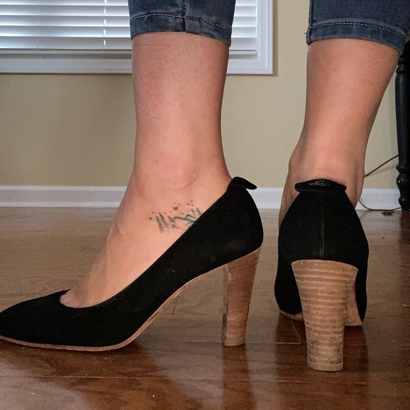 Chanel size 38 1/2 or size 8 vintage heels - Picture 6 of 7